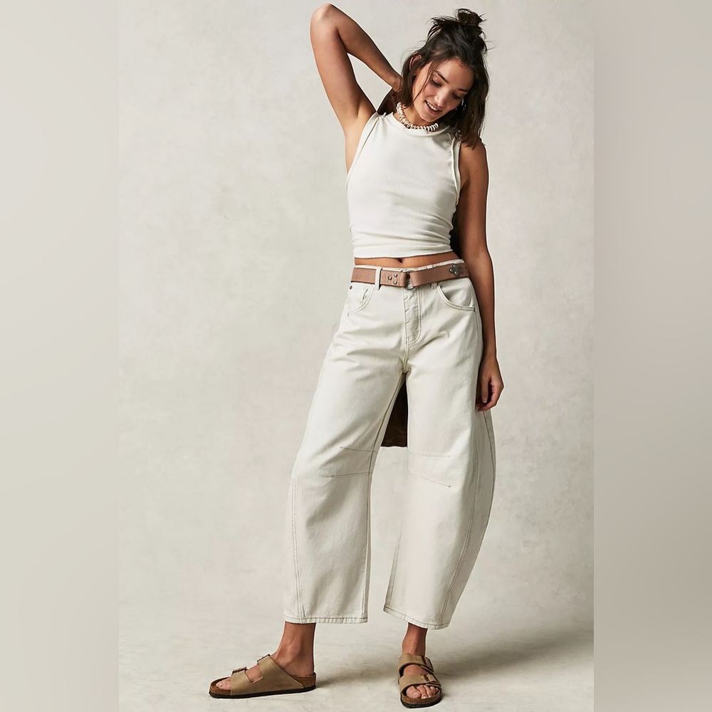 NWT Free People We The Free Lucky You Mid-Rise Barrel Jeans in Milk Size 25.